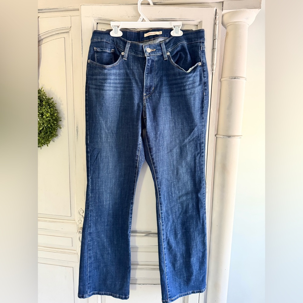 Levi Classic Bootcut Jeans